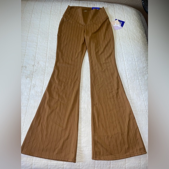 set - Picture 2 of 5